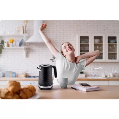 Fierbător electric Berdsen BD-705 1,7 l, negru și argintiu